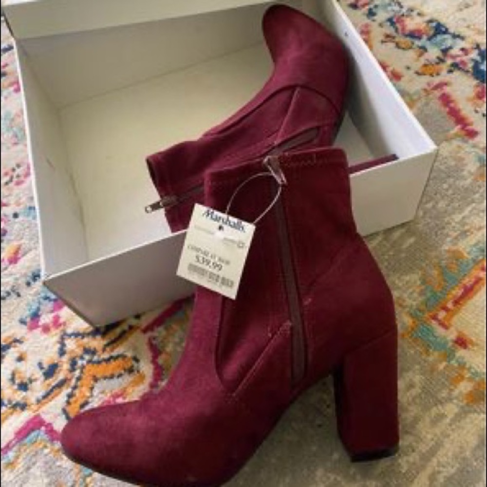 Ankle books